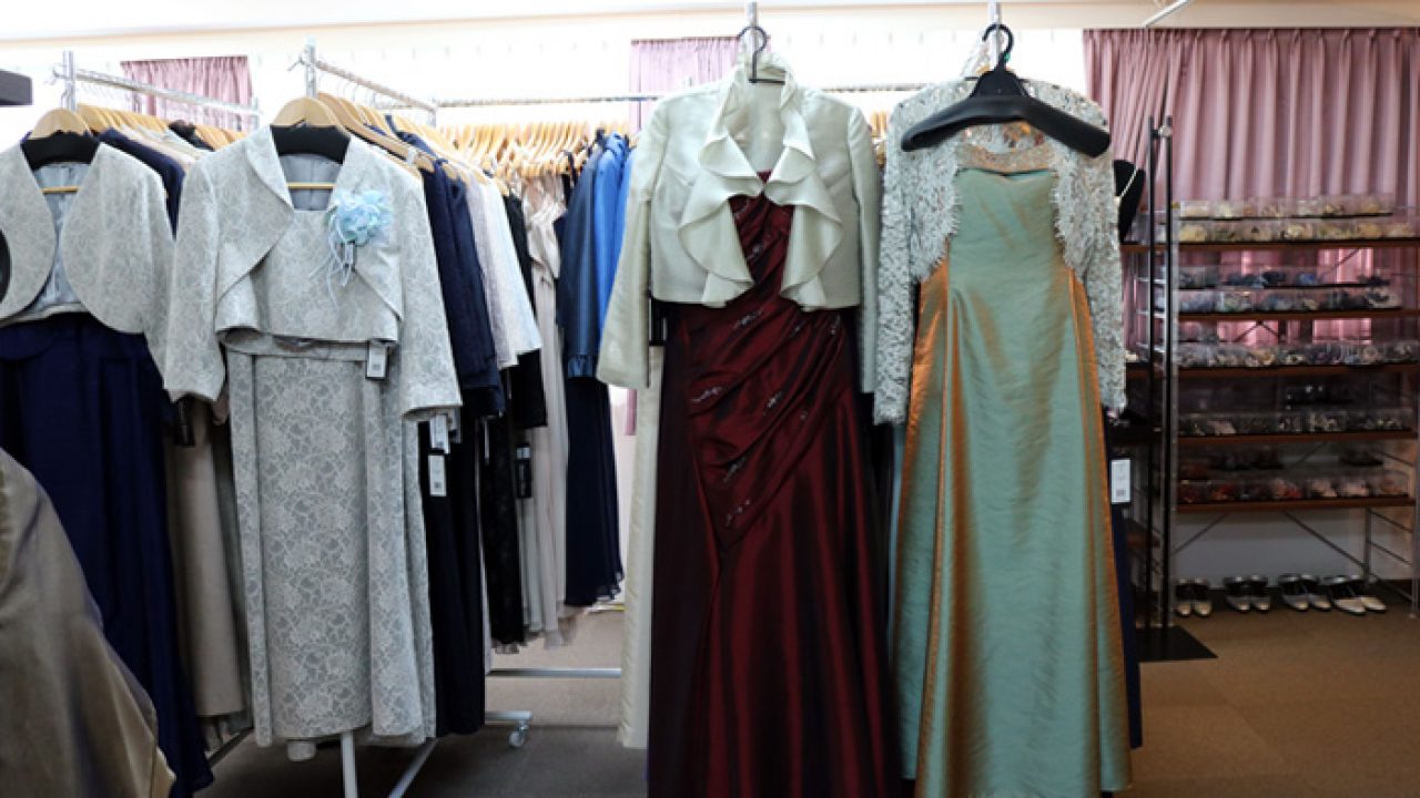 親戚の結婚式に何を着たらいい ミドルエイジのためのレンタルドレス 結婚式の前にブライダルフェアサーチ